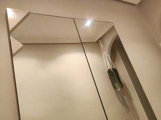 Aparador cristal y piedra.