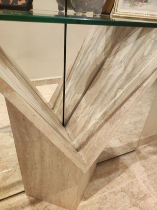 Aparador cristal y piedra.