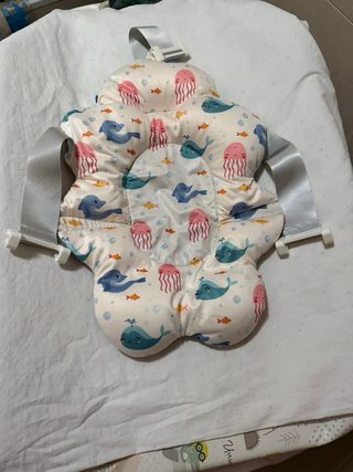 Cambiador y bañera para bebé se regala el cojín