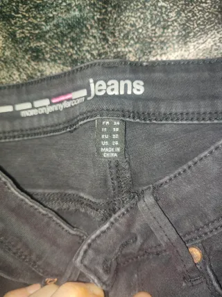 Pantalón pitillo como nuevo