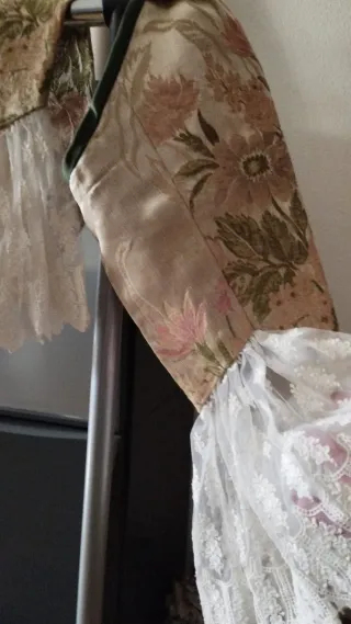 Traje de Fallera Niña 15 a 18 años. altura 150cm