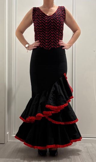 Traje Flamenca Negro y Rojo