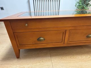 Mesita baja centro en color roble.