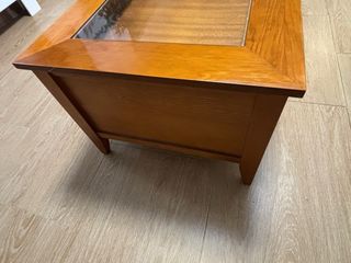 Mesita baja centro en color roble.