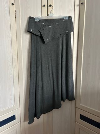 Falda midi Zara gris