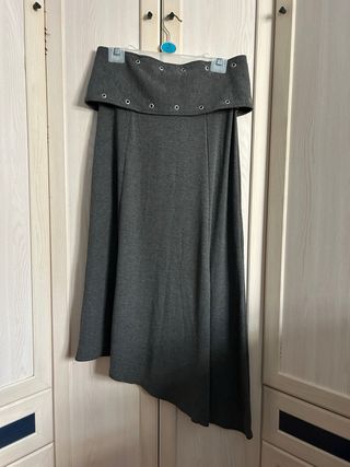 Falda midi Zara gris