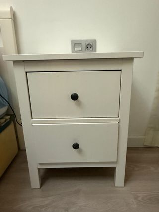 Colchón con canapé, cabecero y mesita