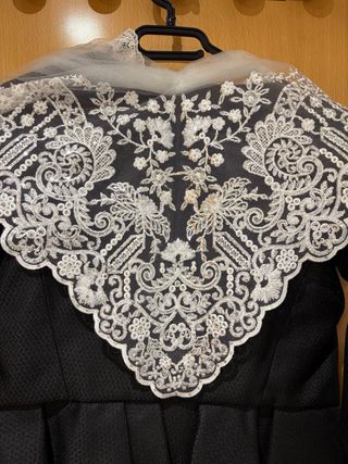 Manteleta Plata Bordada Sin Estrenar