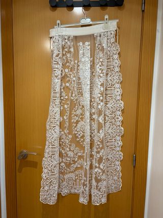 Manteleta Plata Bordada Sin Estrenar