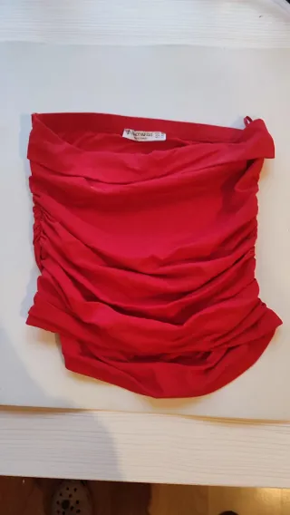 Lote de ropa, tops, pantalones. Buen estado