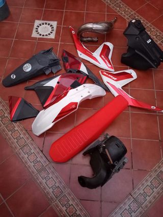 Fantic XE 125 2024 Carenados y Piezas