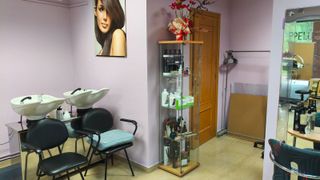 Traspaso peluquería Unisex equipada Sevilla Este
