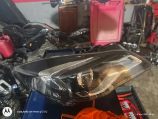 El faro derecho xenón Opel insignia 2015