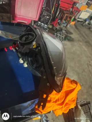 El faro derecho xenón Opel insignia 2015