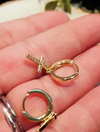 Pendientes Aro Cruz Circonitas Acero Dorado