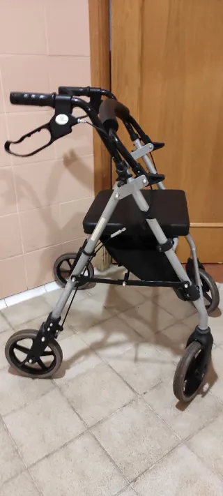 Andador Plegable para Mayores