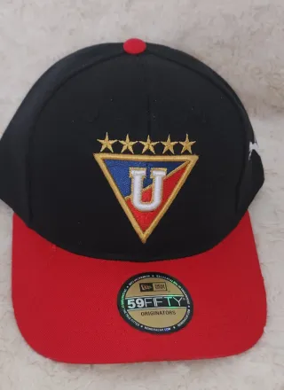 Gorra New Era LDU Quito Negra y Roja