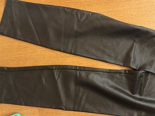 Pantalón embarazo polipiel calzedonia