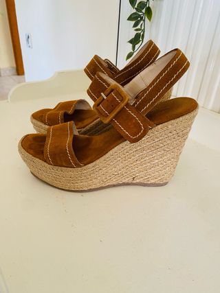 Sandalias de Cuña Gloria Ortiz en Ante