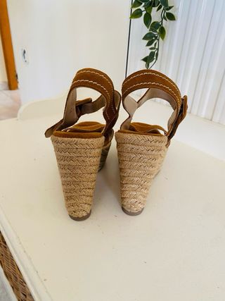 Sandalias de Cuña Gloria Ortiz en Ante