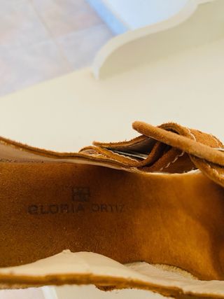 Sandalias de Cuña Gloria Ortiz en Ante