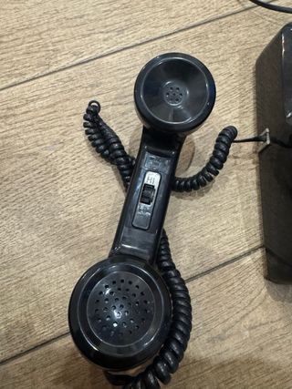 Telefono antiguo americano de la marca ITT.