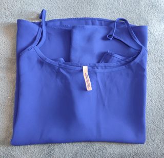 Top azul tirantes Stradivarius Talla L