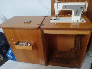 MAQUINA DE COSER SINGER