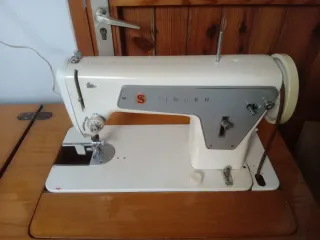 MAQUINA DE COSER SINGER