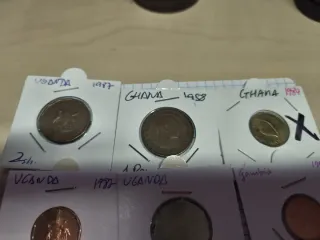 Lote 17 monedas de África.