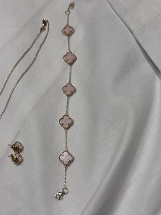 Set di gioielli in oro 14k con trifogli rosa