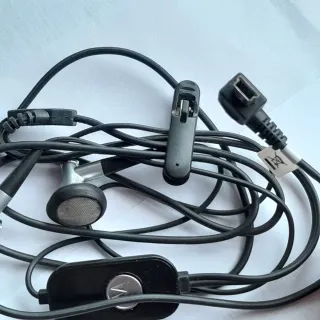 Auriculares de móvil Motorola.
