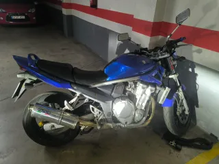 Suzuki Bandit 650 azul 2008