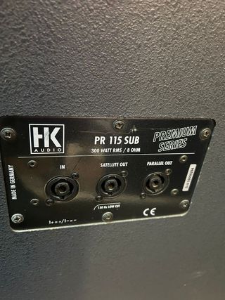 Altavoces, panel de sonido.