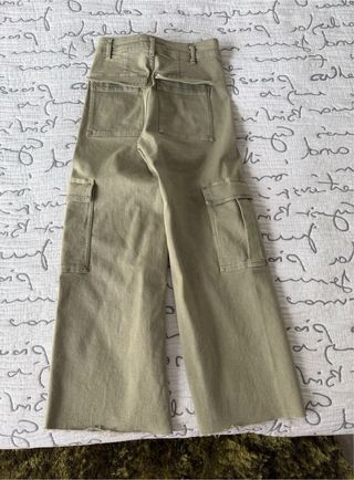 Pantalón cargo ancho verde kaki