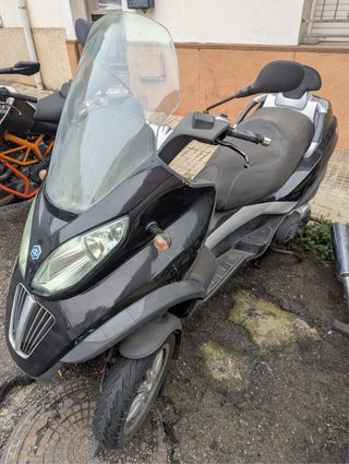 PIAGGIO MP3 400