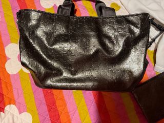 Bolso y neceser tous