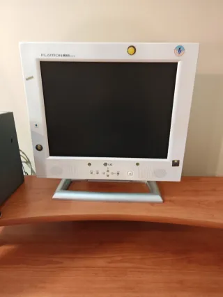 Monitor ordenador regalo teclado