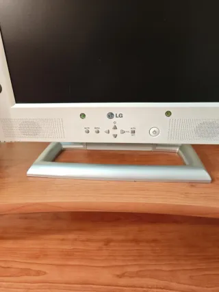 Monitor ordenador regalo teclado