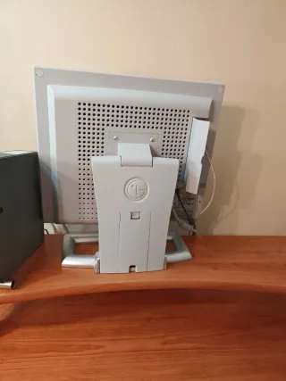 Monitor ordenador regalo teclado