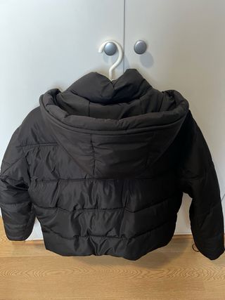 Plumas negro Zara water repellent y windproof