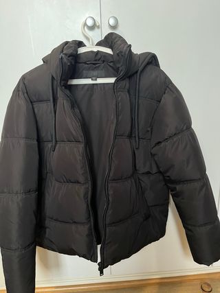 Plumas negro Zara water repellent y windproof