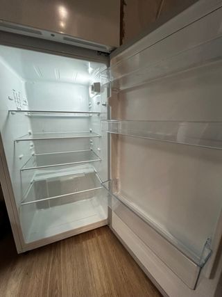 Nevera Hisense blanca RT267D4AWF