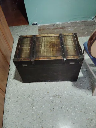 Baúl vintage restaurado madera maciza ideal decora