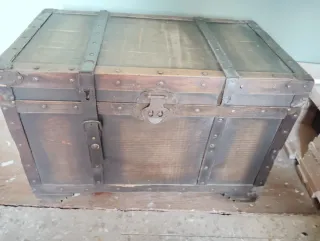 Baúl vintage restaurado madera maciza ideal decora