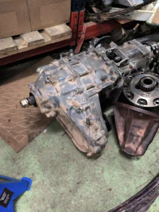 Caja de cambios y Transfer Nissan patrol rd28t
