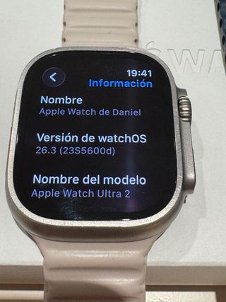 Apple Watch Ultra 2, cable y base de carga extra