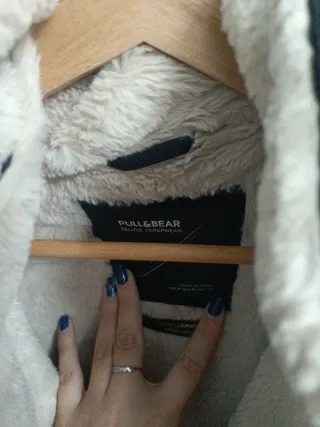 Chaquetón negro pull and bear