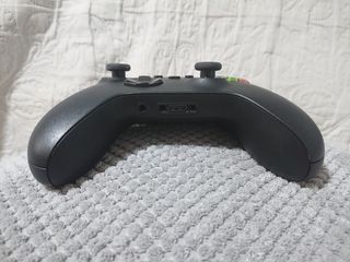 Carbon Black Xbox Series controller