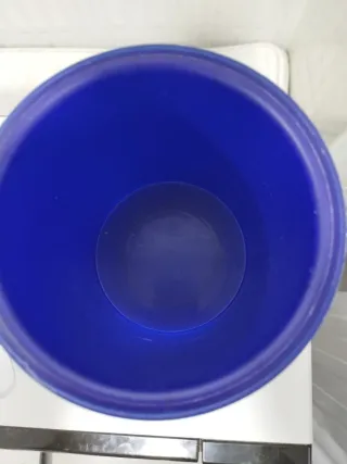 Cubitera azul de la marca Tatay con pinza